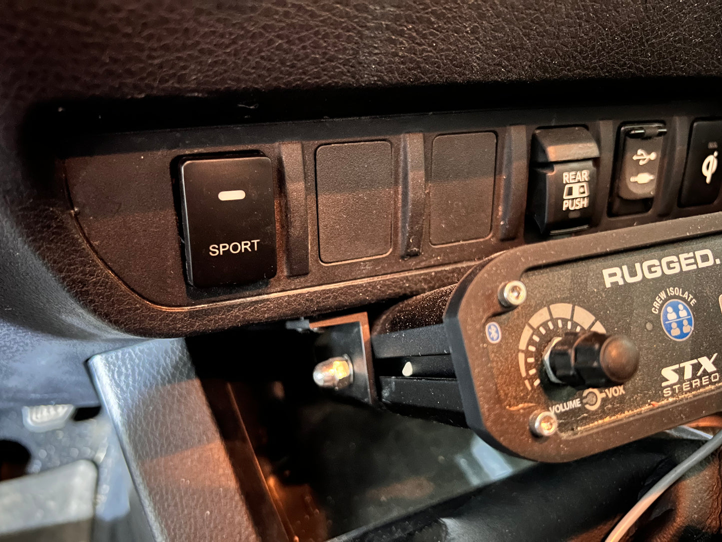 Giddy Up 2.0 Throttle Response Controller 2016+ Toyota Tacoma